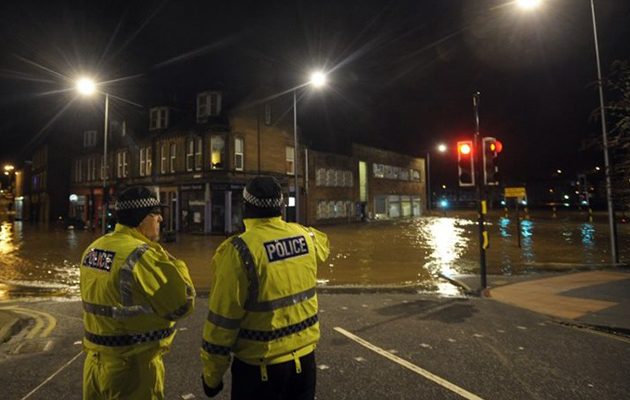 Εντοπίστηκαν τρία ύποπτα δέματα σε πολιτικά γραφεία στη Σκωτία