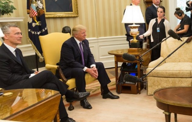 Τραμπ: “Θέλω να πιστεύω ότι η Ρωσία δεν γνώριζε εκ των προτέρων για την επίθεση με χημικά στη Συρία”