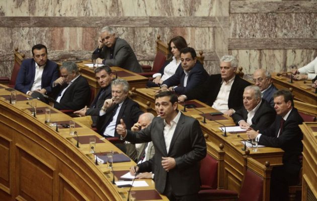Τσίπρας: Σε διαρκές βέρτιγκο η ΝΔ – Έρχονται δικογραφίες για διαγραφές προστίμων επί υπουργίας Στουρνάρα (βίντεο)