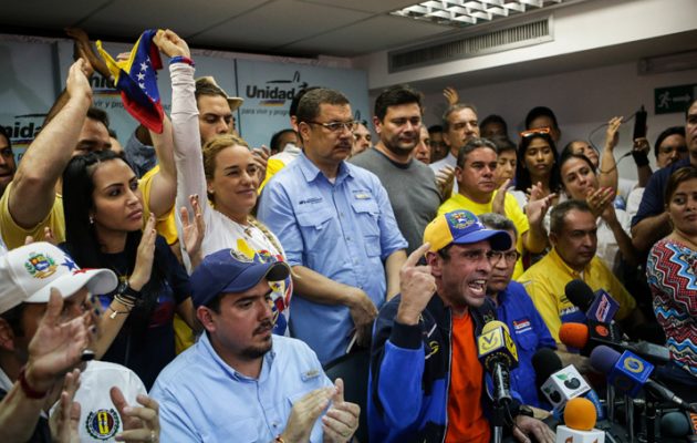 Εκρηκτική η κατάσταση στη Βενεζουέλα: Σε νέες διαδηλώσεις κατά του Μαδούρο καλεί η αντιπολίτευση