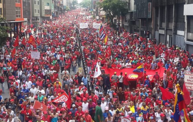 Στα πρόθυρα εμφυλίου η Βενεζουέλα – 3 νεκροί στις διαδηλώσεις της Τετάρτης