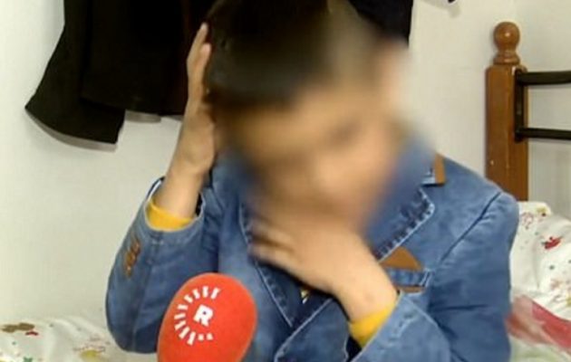 Επτάχρονο “κουτάβι του χαλιφάτου” αποκαλύπτει: Το Ισλαμικό Κράτος με έμαθε να αποκεφαλίζω
