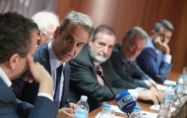 Μητσοτάκης: Επιστροφή στην δραχμή θα είναι εθνική καταστροφή – Τι είπε για Μακρόν