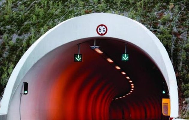 Καραμπόλα με πούλμαν που μετέφερε μαθητές στην Εγνατία Οδό – Δεν υπάρχουν τραυματίες