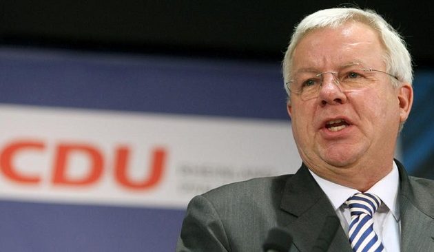 Άρχισαν οι “κόντρες”: Οι Μερκελιστές ζητούν από το Μακρόν αντεργατικά μέτρα και λιτότητα