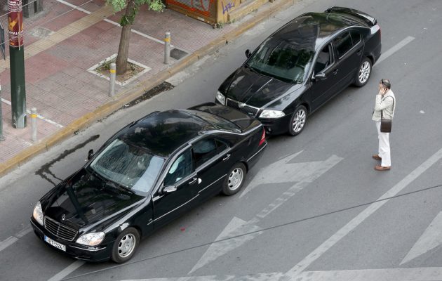 Δείτε αμοντάριστα πλάνα από το σημείο της έκρηξης στο αυτοκίνητο του Λουκά Παπαδήμου (βίντεο)