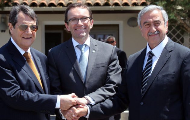 Κυπριακό: Βλέπει χωριστά Αναστασιάδη και Ακιντζί ο Έιντε