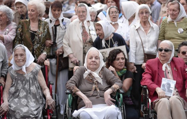 Αργεντινή: Οι Μητέρες της Πλατείας του Μαΐου γιόρτασαν 40 χρόνια από την πρώτη τους συγκέντρωση