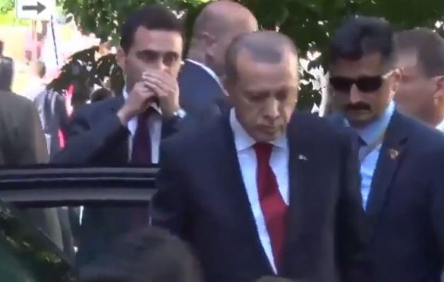 Πρωτοφανές! Ο Ερντογάν έδωσε την εντολή να χτυπήσουν τους Κούρδους διαδηλωτές στην Ουάσιγκτον (βίντεο)