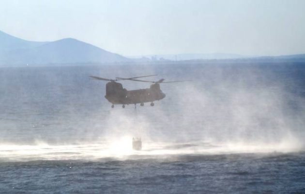 Η φωτιά στους Αγίους Θεοδώρους με τα “μάτια” της Αεροπορίας Στρατού (φωτο)