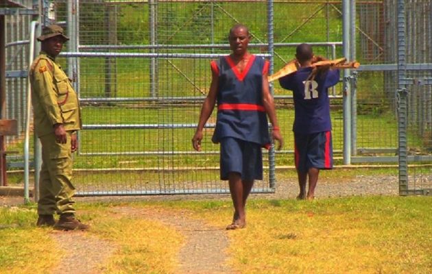 Αιματοβαμμένη εξέγερση κρατουμένων σε φυλακή στην Παπούα Νέα Γουινέα – 17 νεκροί