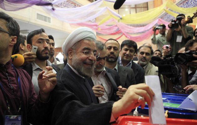 Πρόεδρος του Ιράν από τον πρώτο γύρο εξελέγη ο Χασάν Ροχανί με 57%