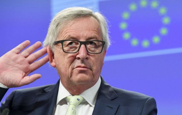 Ο Γιούνκερ αναμένει από τον Μακρόν να εξυγιάνει τα δημοσιονομικά της Γαλλίας