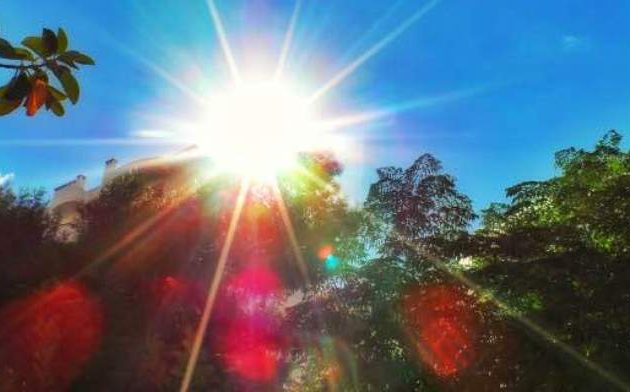 Καιρός: Ανεβαίνει ψηλά η θερμοκρασία την Πέμπτη