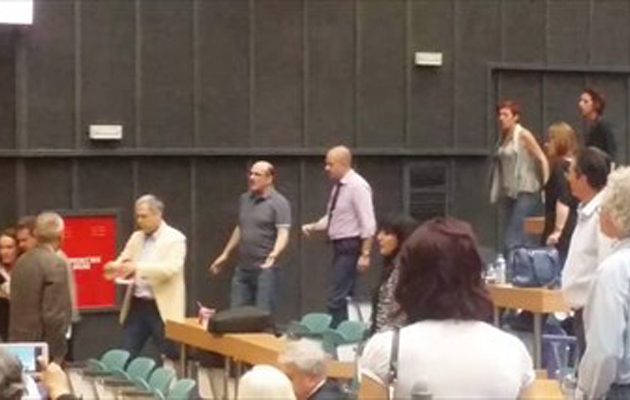 “Νταής” ο Τζήμερος: “Εριξε μπουνιά σε περιφερειακή σύμβουλο του ΚΚΕ” (βίντεο)