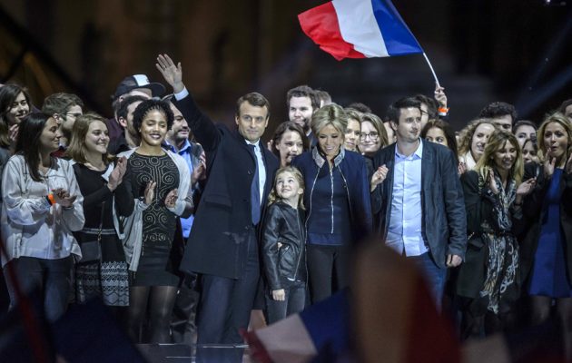 Πώς βλέπει ο διεθνής Τύπος τη νίκη του Μακρόν στις γαλλικές προεδρικές εκλογές