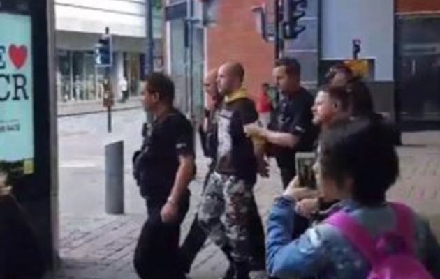 Συναγερμός: Εκκενώθηκε εμπορικό κέντρο στο Μάντσεστερ – Συνελήφθη ύποπτος