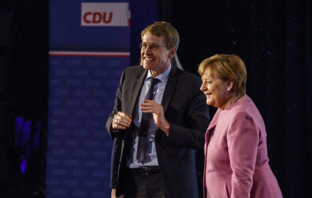 Τρίβει τα χέρια της η Μέρκελ για τη νίκη του CDU στο Σλέσβιχ-Χόλσταϊν