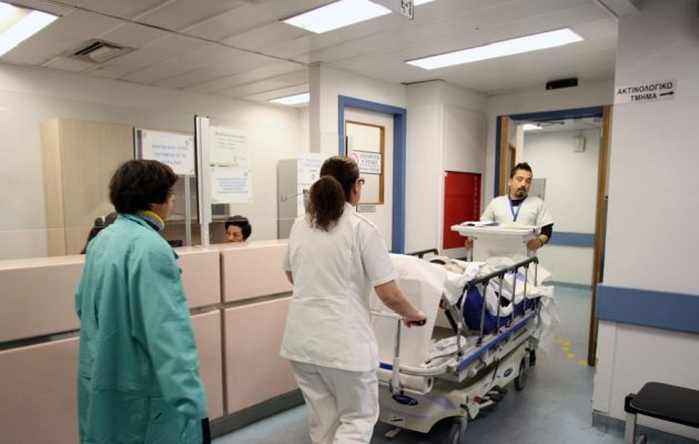 Η ανακοίνωση του Ιπποκράτειου για το παιδί που έπεσε από τους ώμους του πατέρα