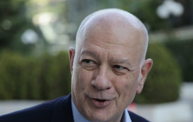 Επικό τρολάρισμα Παπαδημητρίου: Και ο Μπάμπης Παπαδημητρίου του ΣΚΑΙ είναι ανηψιός μου