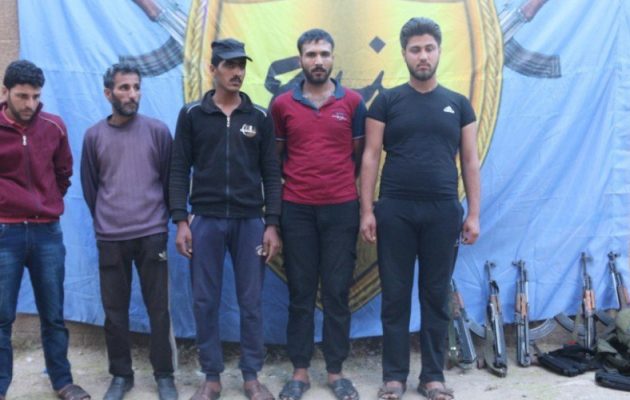 Οι Κούρδοι έπιασαν αιχμαλώτους τέσσερις μισθοφόρους της Τουρκίας και τους φωτογράφισαν
