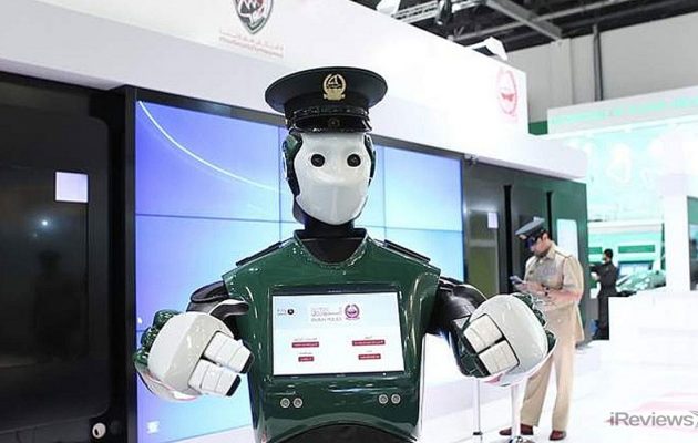 Αστυνομικός… ρομπότ πιάνει δουλειά στους δρόμους του Ντουμπάι (βίντεο)