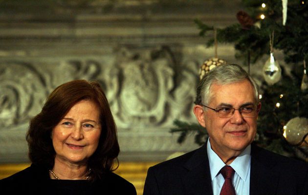 Σύζυγος Παπαδήμου: Γιατί αυτό; Είναι καλός άνθρωπος και θυσίασε πολλά για την Ελλάδα