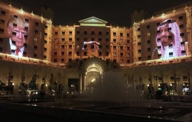 Με “αισθητική” Λας Βέγκας υποδέχεται τον Τραμπ η Σαουδική Αραβία (βίντεο+φωτο)