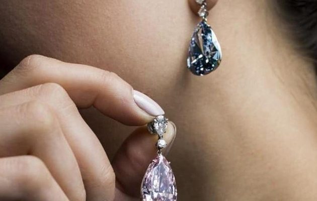 Τιμή για παγκόσμιο ρεκόρ: Ζευγάρι σκουλαρίκια πουλήθηκαν  57 εκ. δολάρια