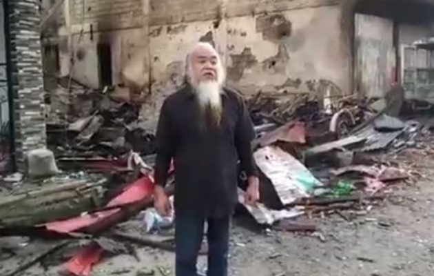 Το Ισλαμικό Κράτος έβαλε όμηρο καθολικό ιερέα να εκλιπαρήσει τον Ντουτέρτε για έλεος