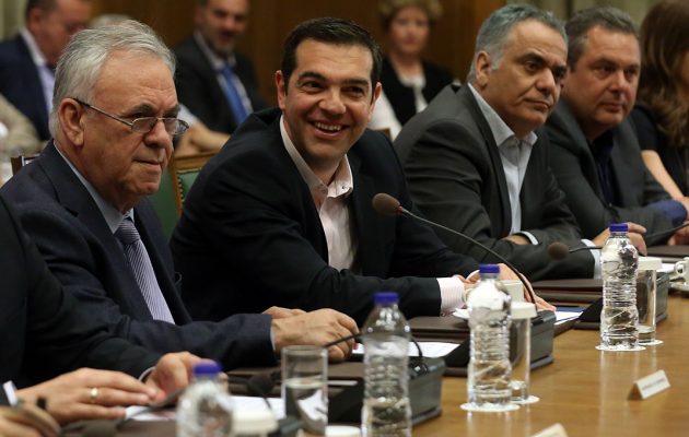 Τσίπρας για την επόμενη μέρα: Έξοδος από τα μνημόνια, στροφή στην κοινωνία