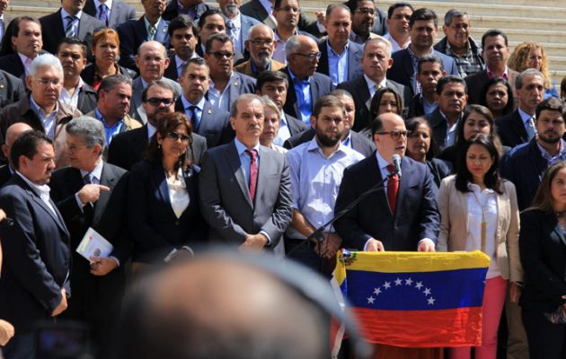 Βενεζουέλα: Η αντιπολίτευση ζητά υποστήριξη από τις υπόλοιπες χώρες της Λατινικής Αμερικής