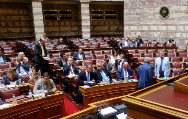 Πολυνομοσχέδιο: ΝΔ και ΔΗΣΥ κατέθεσαν ένσταση αντισυνταγματικότητας