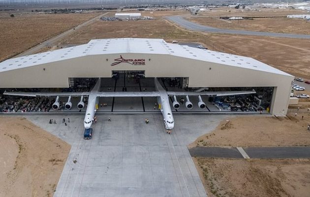 Αυτό είναι το μεγαλύτερο αεροπλάνο του κόσμου – «Τρομάζουν» οι δυνατότητες του (φωτο+βίντεο)