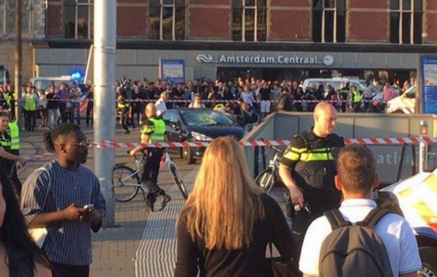 Αυτοκίνητο έπεσε πάνω σε πεζούς στο Άμστερνταμ – Ο οδηγός συνελήφθη