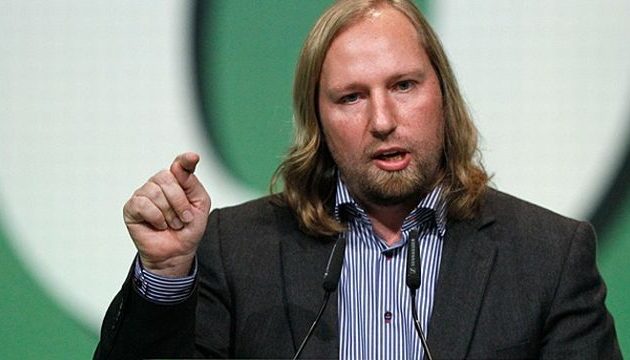 “Σχιζοφρενική η συμπεριφορά του Σόιμπλε απέναντι στην Ελλάδα” λέει ο Χοφράιτερ