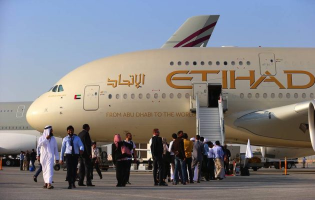 H Etihad Airways των ΗΑΕ διακόπτει από Τρίτη τις πτήσεις προς και από το Κατάρ