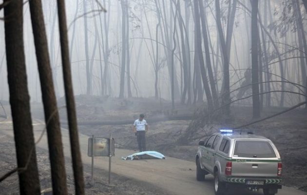 Κόλαση φωτιάς στην Πορτογαλία – Δεκάδες νεκροί στις πυρκαγιές που είναι εκτός ελέγχου