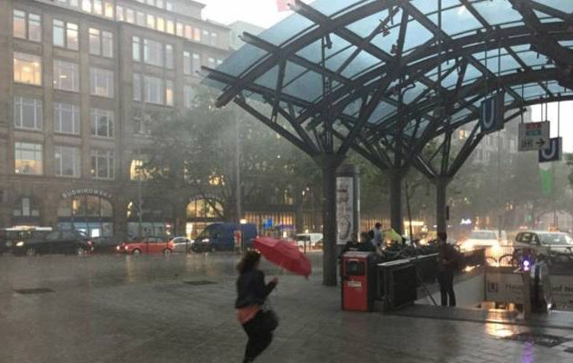 Ένας νεκρός από τη σφοδρή κακοκαιρία στη βόρεια Γερμανία