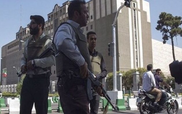 Καταδικάστηκαν σε θάνατο οι τζιχαντιστές του Ισλαμικού Κράτους που επιτέθηκαν πέρσι στην Τεχεράνη