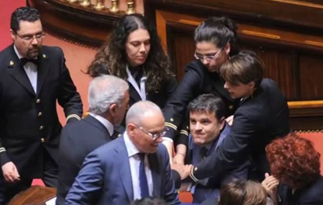 Ένταση από ακροδεξιούς  στην ιταλική  Γερουσία για την υπηκοότητα μεταναστών – Tραυματίστηκε υπουργός