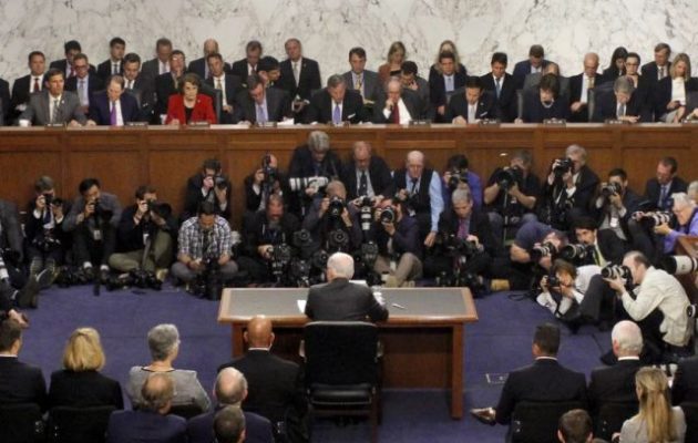 Ο Τζεφ Σέσιονς αρνήθηκε να “δώσει” τον Τραμπ στην Επιτροπή Πληροφοριών της Γερουσίας