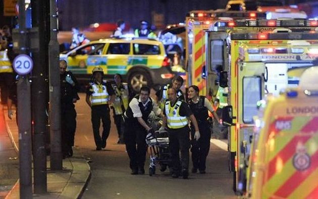 Δώδεκα συλλήψεις στο Λονδίνο μετά τη διπλή τζιχαντιστική επίθεση