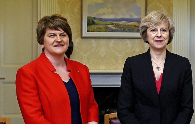 BBC: Η Μέι θα υπογράψει συμφωνία με το κόμμα DUP την Τετάρτη