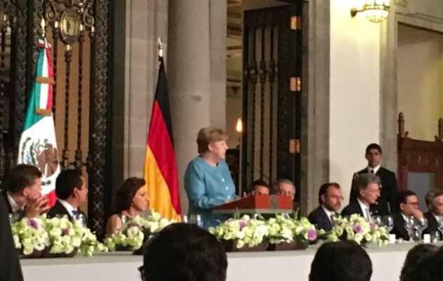 Η Μέρκελ δηλώνει έτοιμη για την έναρξη των διαπραγματεύσεων του BREXIT