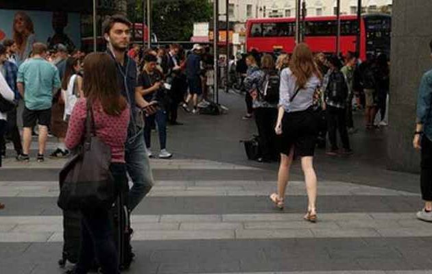 Εκκενώθηκε ο κεντρικός σταθμός του Μετρό στο Λονδίνο λόγω φωτιάς