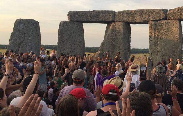 Υποδέχτηκαν το Θερινό Ηλιοστάσιο στο Στόουνχεντζ