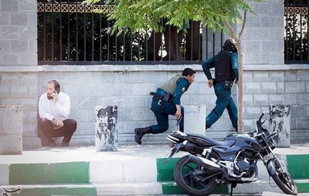 Επίθεση με οξύ από μοτοσικλετιστή σε περαστικούς στην Τεχεράνη