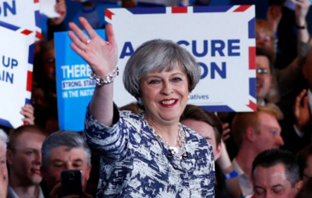 Τα exit poll δείχνουν νίκη της Τερέζα Μέι αλλά ΧΩΡΙΣ αυτοδυναμία – Θρίλερ!