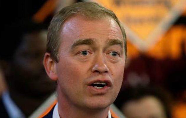 Παραιτήθηκε ο αρχηγός των Φιλελευθέρων στη Βρετανία